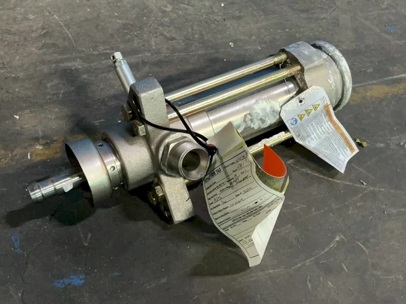 GRACO 4500PSI WORKING PRESSURE DURA-FLO DISPLACEMENT PUMP  -  24W644