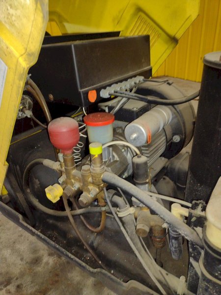 KARCHER MODEL #HDS650 HEATED PRESSURE WASHER: STOCK #23139