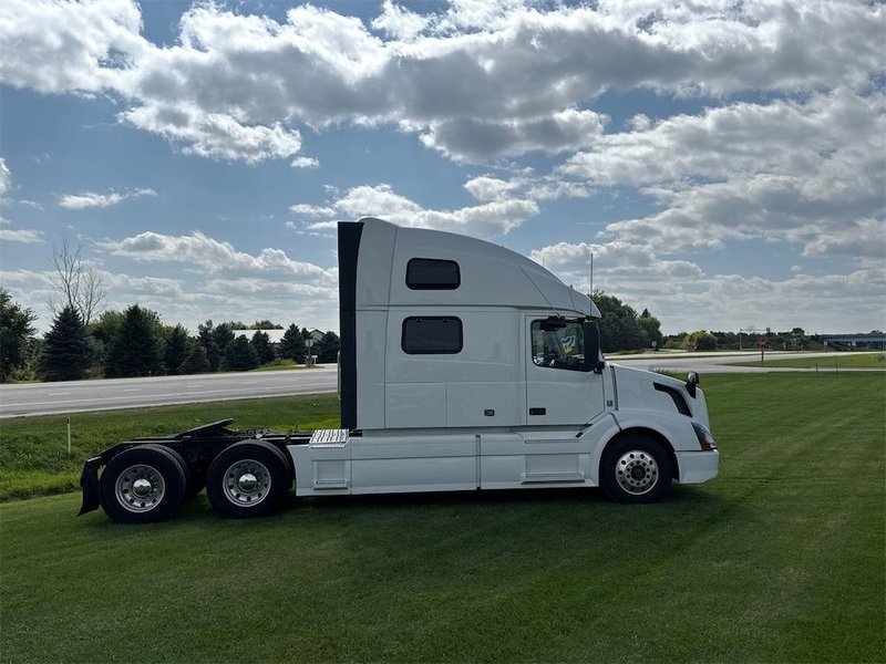 2018 Volvo VNL64T780 4V4NC9EH5JN968958