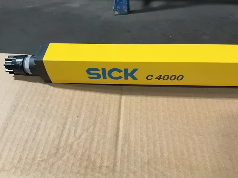 SICK 19 M SCANNING RANGE SAFETY LIGHT CURTAIN SENDER  -  C40S-0703DA010