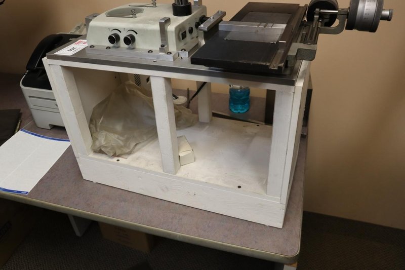 Toolmakers Microscope: AM Stereo 1X-3X  Microscope, w 1.5X Lens and WF 10X/20 Eyepiece Lenses, Scherr Tumico Traveling Stage with Micrometer Hand Travels- Auction Item