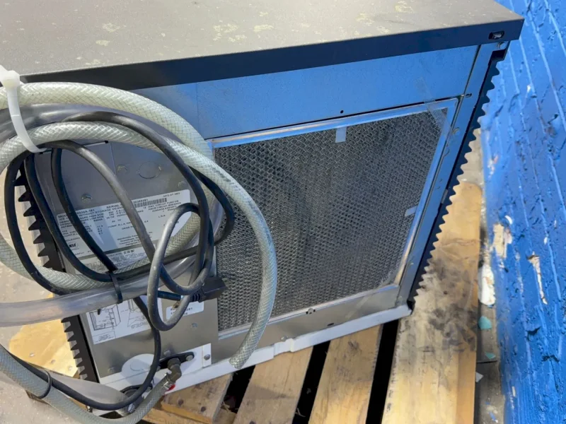 MANITOWOC ICE MAKER  -  IY0324A-161