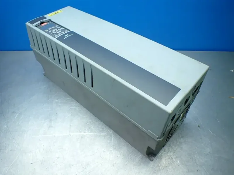 DANFOSS 30HP VLT HVAC DRIVE UNIT  -  131B4263