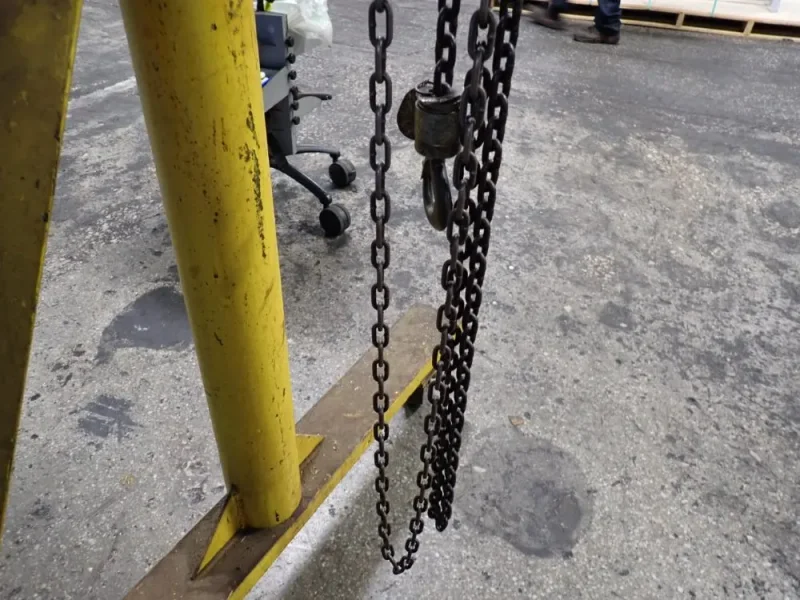 CHESTER 1/2 TON CHAIN HOIST  -  A.M.