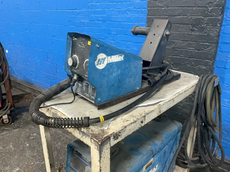 MILLER 450 A WELDER   -  INVISION 456MP