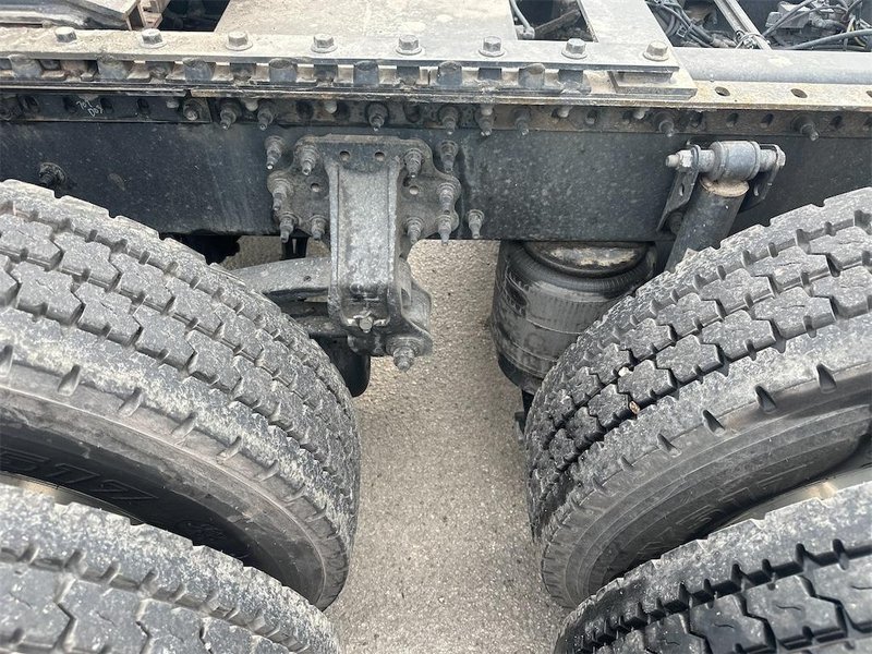 2022 Volvo VNL64T860 4V4NC9EJ2NN303105