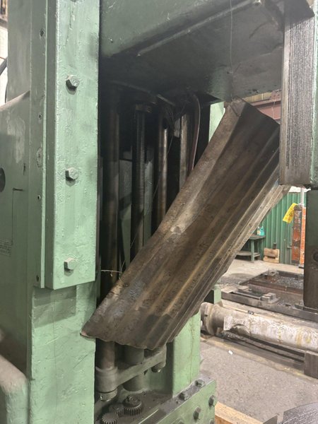 36&quot; ROCKFORD MODEL SL HYDRAULIC VERTICAL SLOTTER WITH TOOLING. STOCK # 0668025