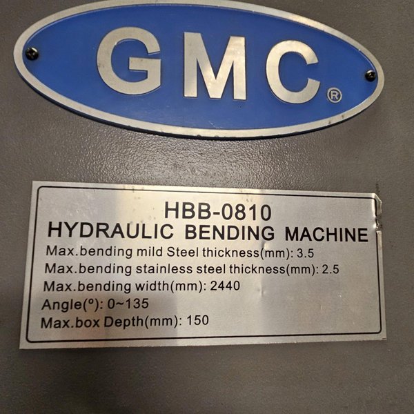 8' X 10GA GMC MODEL HBB-0810 HYDRAULIC BOX AND PAN BRAKE. STOCK # 0560425.