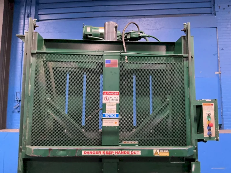 MARATHON 30”X60”X35” VERTICAL BALER  -  V-6030 04
