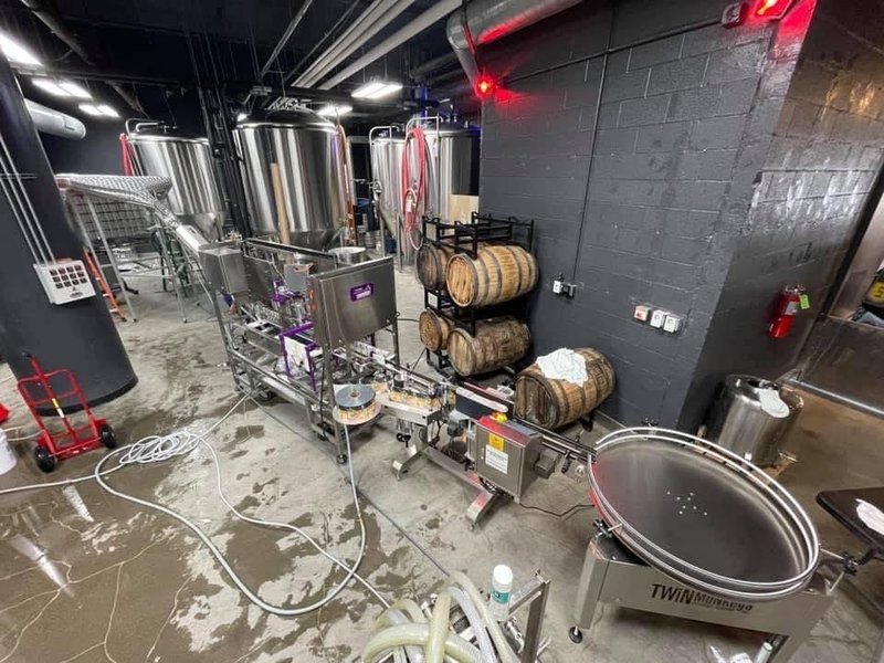 Twin Monkeys Cimarron Canning System, 2021 – 30–60 CPM, Modular Beverage Packaging System with Semi-Automatic Depalletizer and Twist Rinse