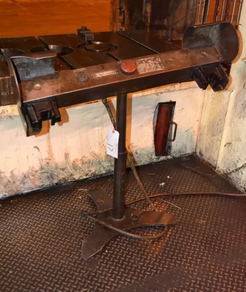 KOMATSU 220 TON ECCENTRIC GEAR 2 PT SS PRESS, STOCK# 13405J