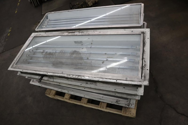 Explosion Proof Led Lights, Single Phase (8pcs) on Pallet. 48" x 16"- Auction Item