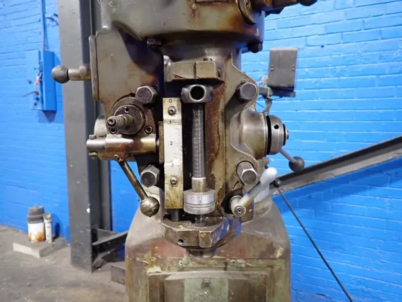 COMET 10" X 50" VERTICAL MILL