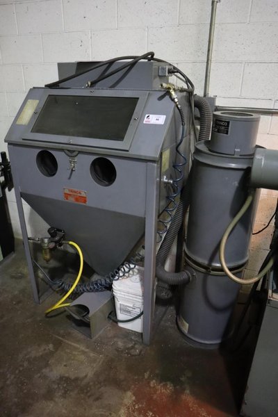 Trinco 36/BP Sand Blast Cabinet with Reclaim Unit, Gun, Gloves, - Auction Item