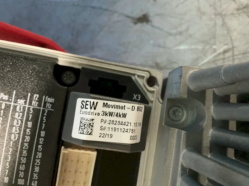 SEW EURODRIVE MOVIMOT FREQUENCY INVERTER   -  MM40D-503-00