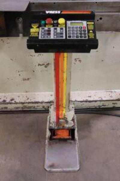 250 Ton x 12 Ft Accurpress Advantage CNC Press Brake, Model 725012