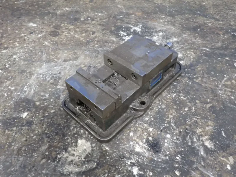 KURT 6" VISE