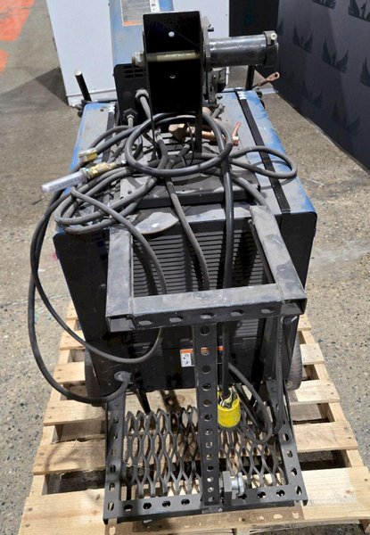 MILLER DELTAWELD 302 / 70 SERIES MIG WELDER WITH WIRE FEEDER USED