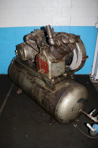 10 HP LEROI AIR COMPRESSOR:   STOCK #76636
