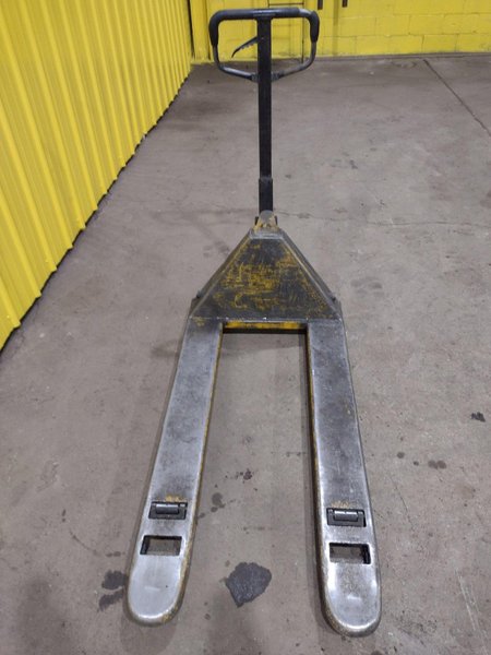 5,000 LB MANUAL PALLET JACK WITH 48" FORKS: STOCK #19052