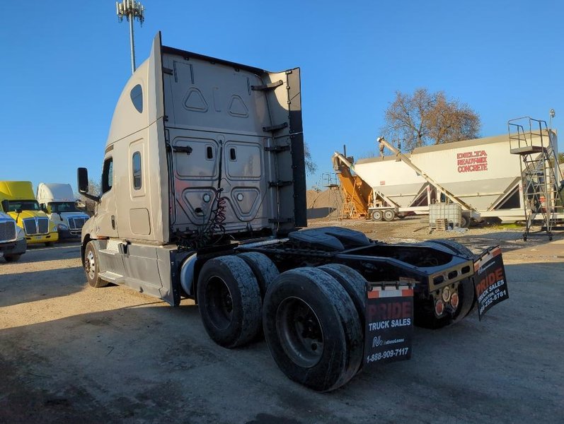 2019 Freightliner Cascadia 126 3AKJHHDR8KSKD2117