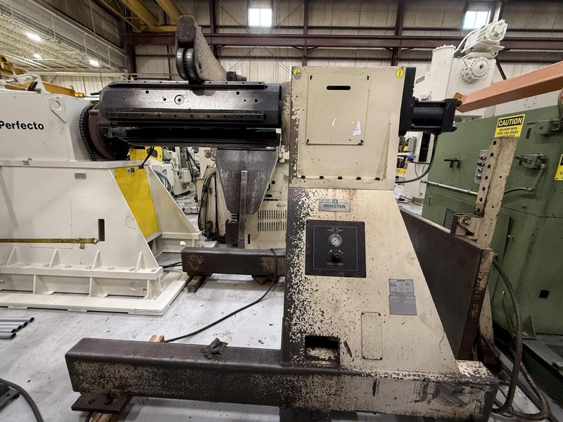 24,000 lbs. x 32&quot; Width Minster Coil Reel and Minster Powered Straightener,  Model#MRH20-38S &amp; MSH30-32-7, Year 2007