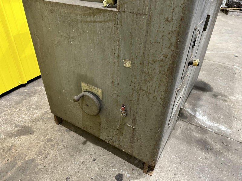 24&quot; GROB MODEL 4V-24 VERTICAL BAND SAW: STOCK #18663