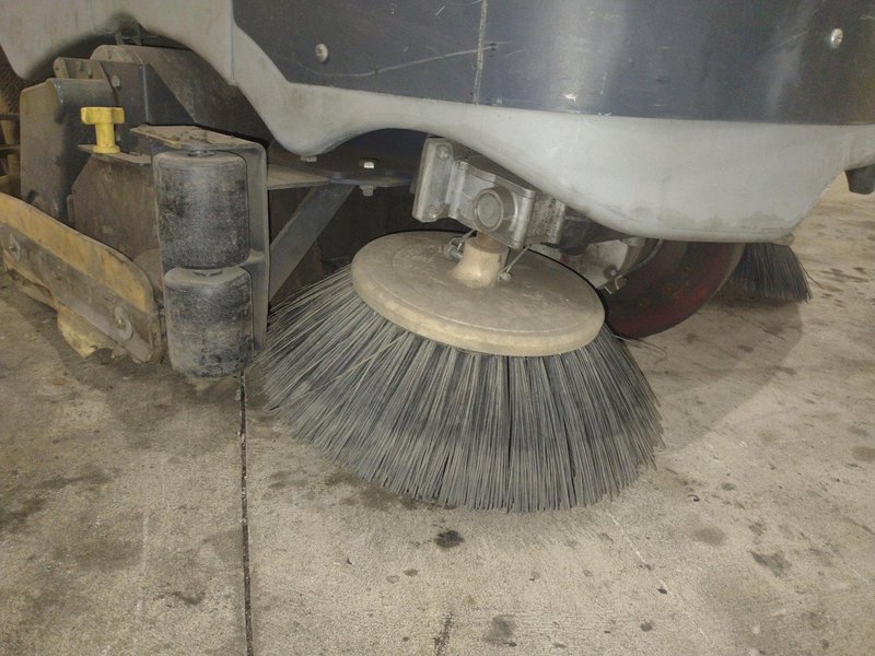 ADVANCE MODEL #CONDOR X4030C ECOFLEX FLOOR SCRUBBER: STOCK #21127