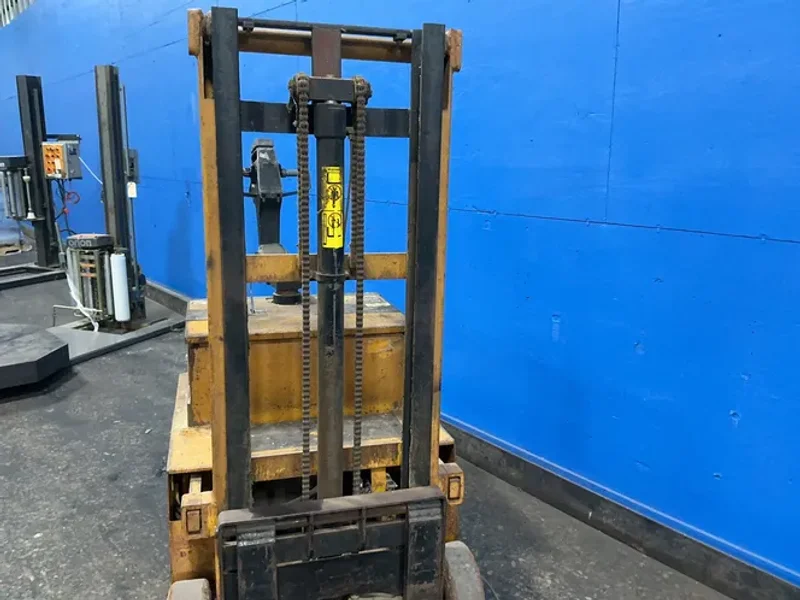 BIG JOE 2000 LBS ELECTRIC WALK BEHIND FORKLIFT  -  PDCM 20-106