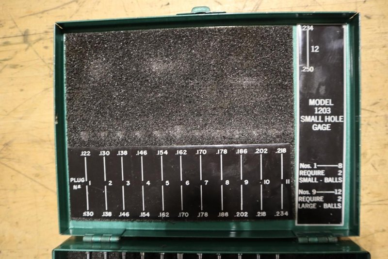 Federal Model 1203 Small Hole Gage w Case, .0001" Res- Auction Item