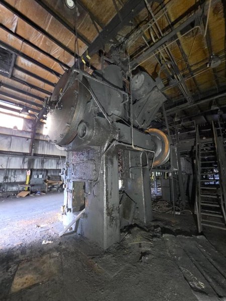 2500 TON NATIONAL MAXIPRESS FORGING PRESS. STOCK # 0758726