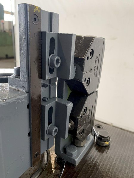 8-7/8&quot; X 8-7/8&quot; X 1/4&quot; BOSCHERT LB15KS6/25 HYDRAULIC NOTCHING MACHINE. STOCK # 0105023