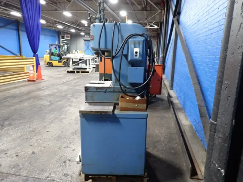 THE DENISON ENGINEERING CO 4 TONS HYDRAULIC PRESS  -  DF4C04C28A59D38C35S01