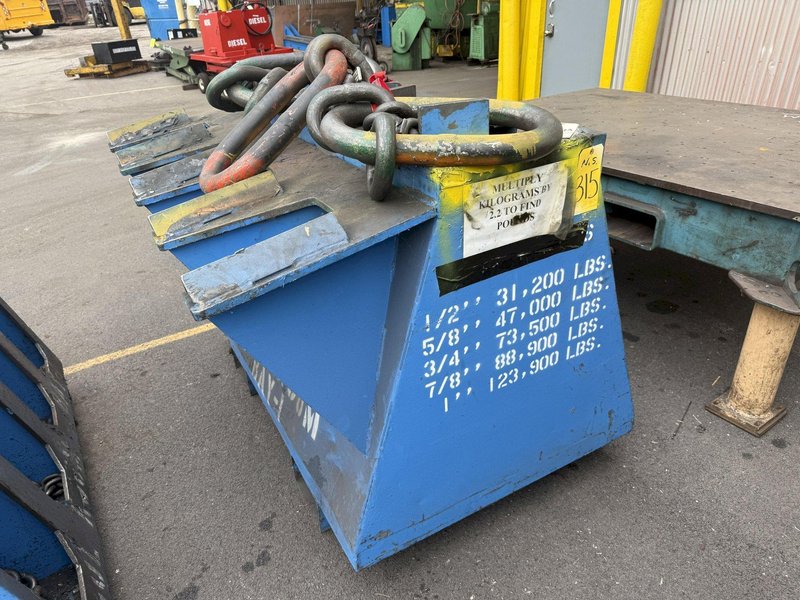 HEAVY DUTY LIFTING CHAINS W/ ROLLING STAND/CABINET: YOBRO #23990