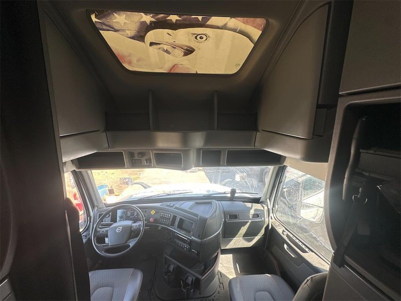 2023 Volvo VNL64T860 4V4NC9EJ5PN307510