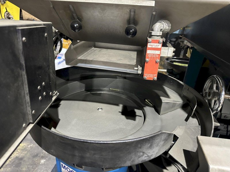 MOORE BOWL FEEDER: STOCK #23085