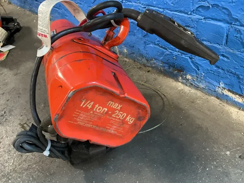 CM 1/4 TON ELECTRIC CHAIN HOIST   -  WB