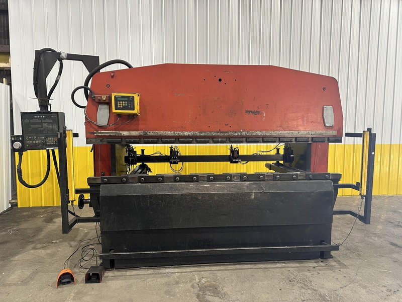 100 TON x 10' AMADA MODEL #RG-100 HYDRAULIC PRESS BRAKE NC9-EXII CONTROL, 1994: STOCK #19752
