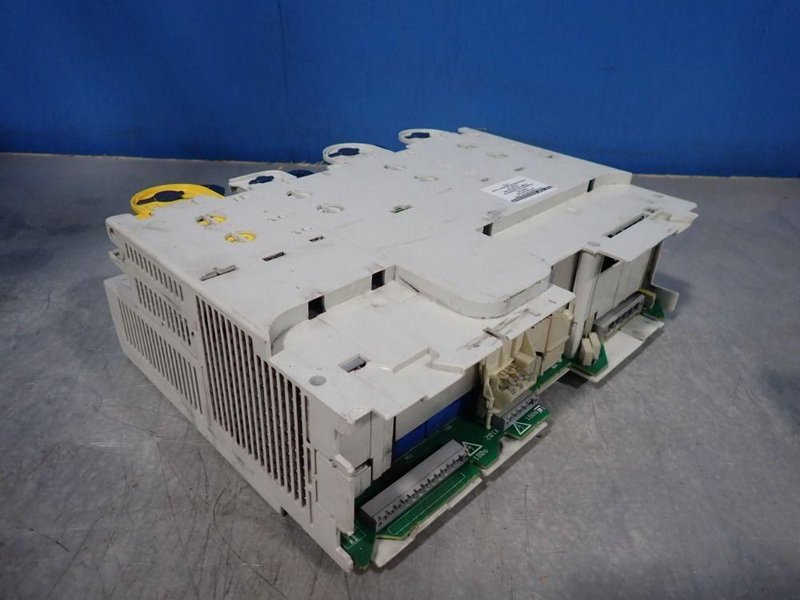 LENZE SERVO DRIVE   -  E94ASHE0244