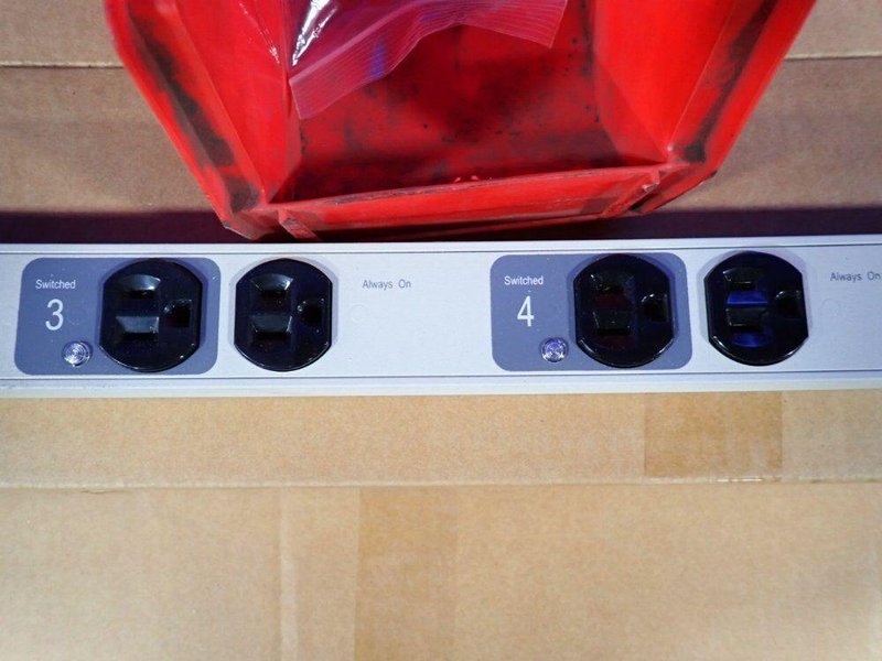 APC MASTER SWITCH POWER CONTROL UNIT  -  AP9221
