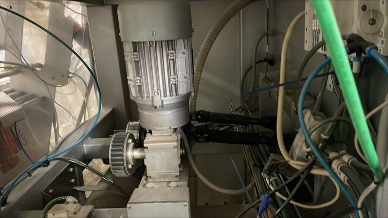 Rad Pak RM-32ACD Doypack Vertical Form Fill and Seal Bagger with Zipper System, 2005