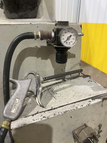 5 HP WILLIS MODEL #5000VS VERTICAL KNEE MILL: STOCK #19835