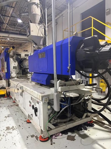 650 Ton 89.6 oz Shot Size Van Dorn 650HT-4300 Injection Molding Machine, 2006