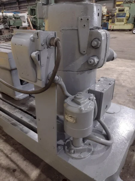 4&#039; X 9: CARLTON 1A RADIAL ARM DRILL. STOCK # 0992325