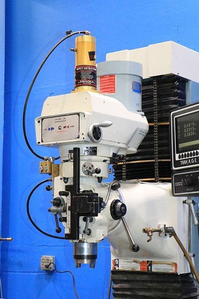SOUTHWESTERN INDUSTRIES PROTO-TRAK 3-AXIS CNC BED MILL 
MODEL DPM