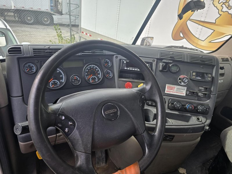 Freightliner X11342ST Day Cab; 2018 – DD13 / 450 HP / 65,000 lb GVW