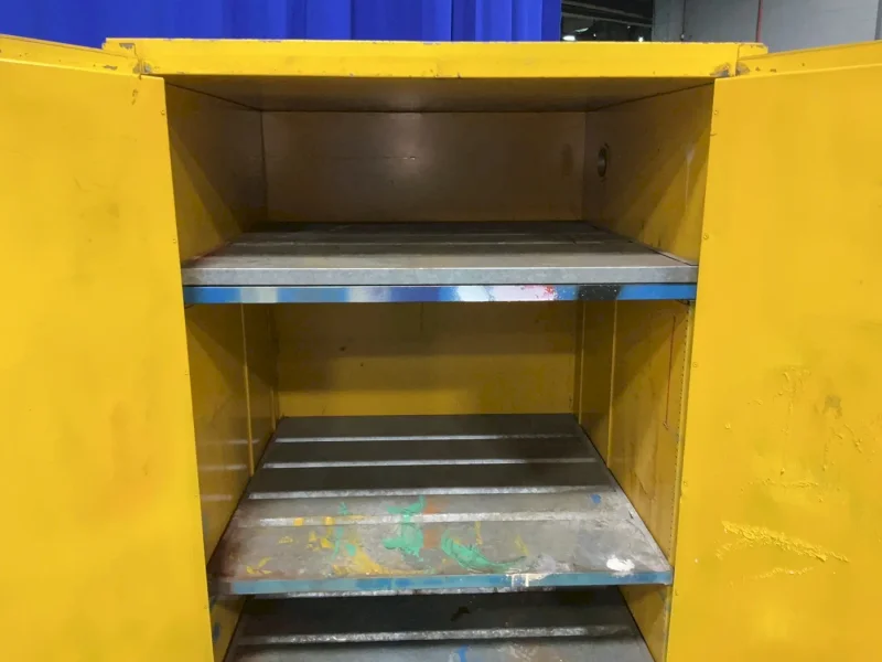 FLAMMABLE SAFETY CABINET