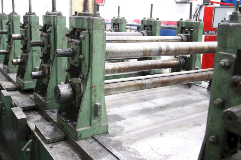 13 STANDS X 3&quot; X 44&quot; BRADBURY ROLLFORMER: STOCK #69558