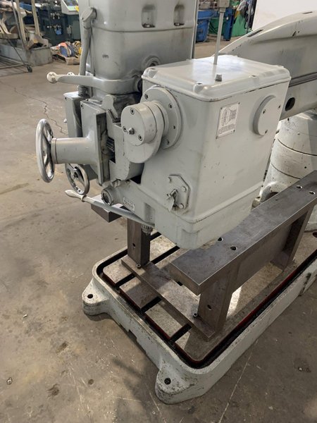 4&#039; X 11&quot; CARLTON 1A RADIAL ARM DRILL. STOCK # 0850023.