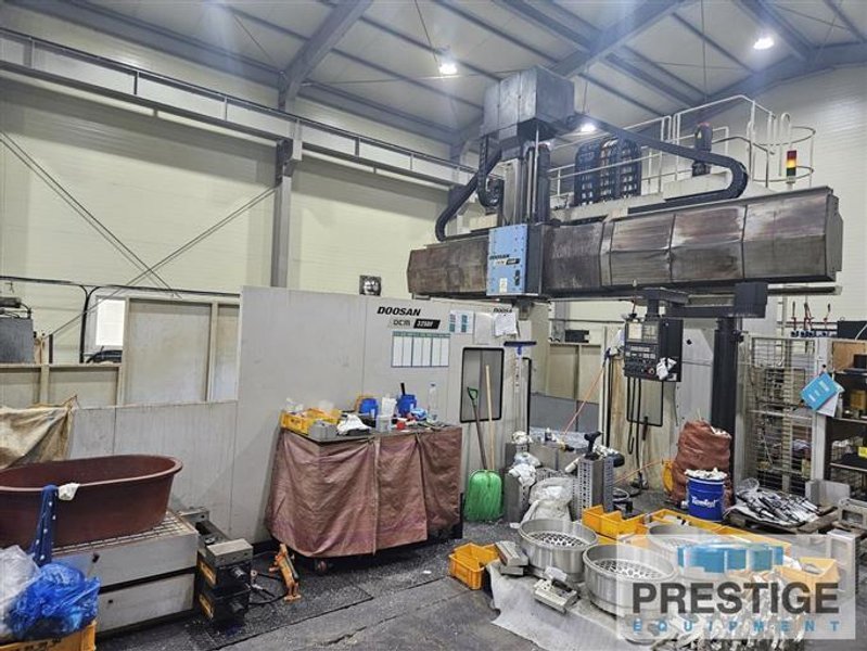 Doosan DCM 3250F Double Column Machining Center